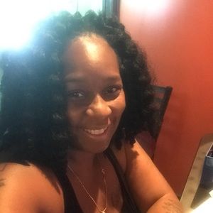 Meet your Posher, Latasha